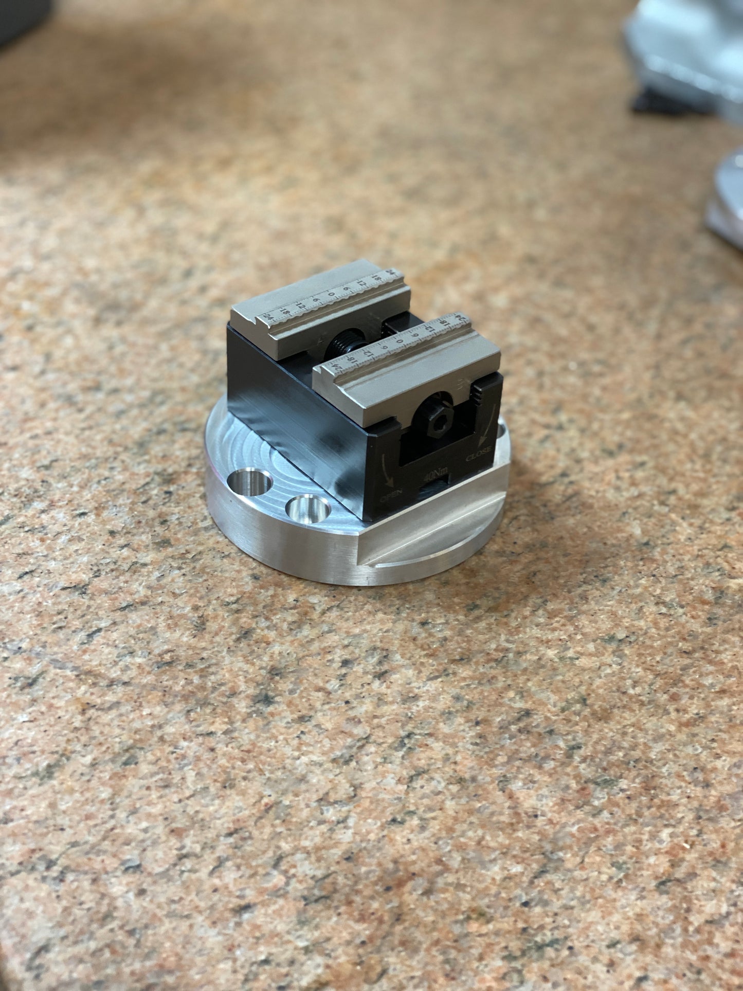 TORMACH microARC 4th axis ADAPTER & 3R CNC Self-centering Vise 8-55mm & HARDWARE