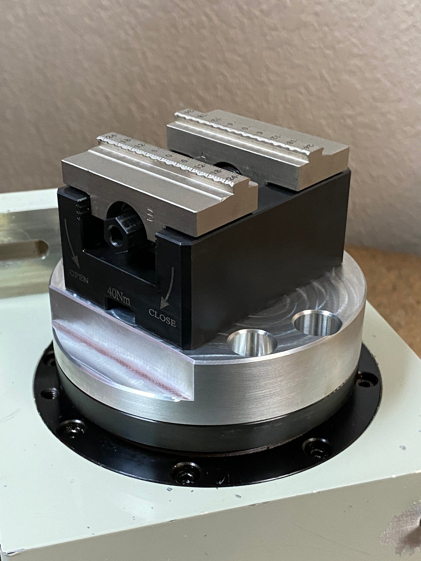 TORMACH microARC 4th axis ADAPTER & 3R CNC Self-centering Vise 8-55mm & HARDWARE