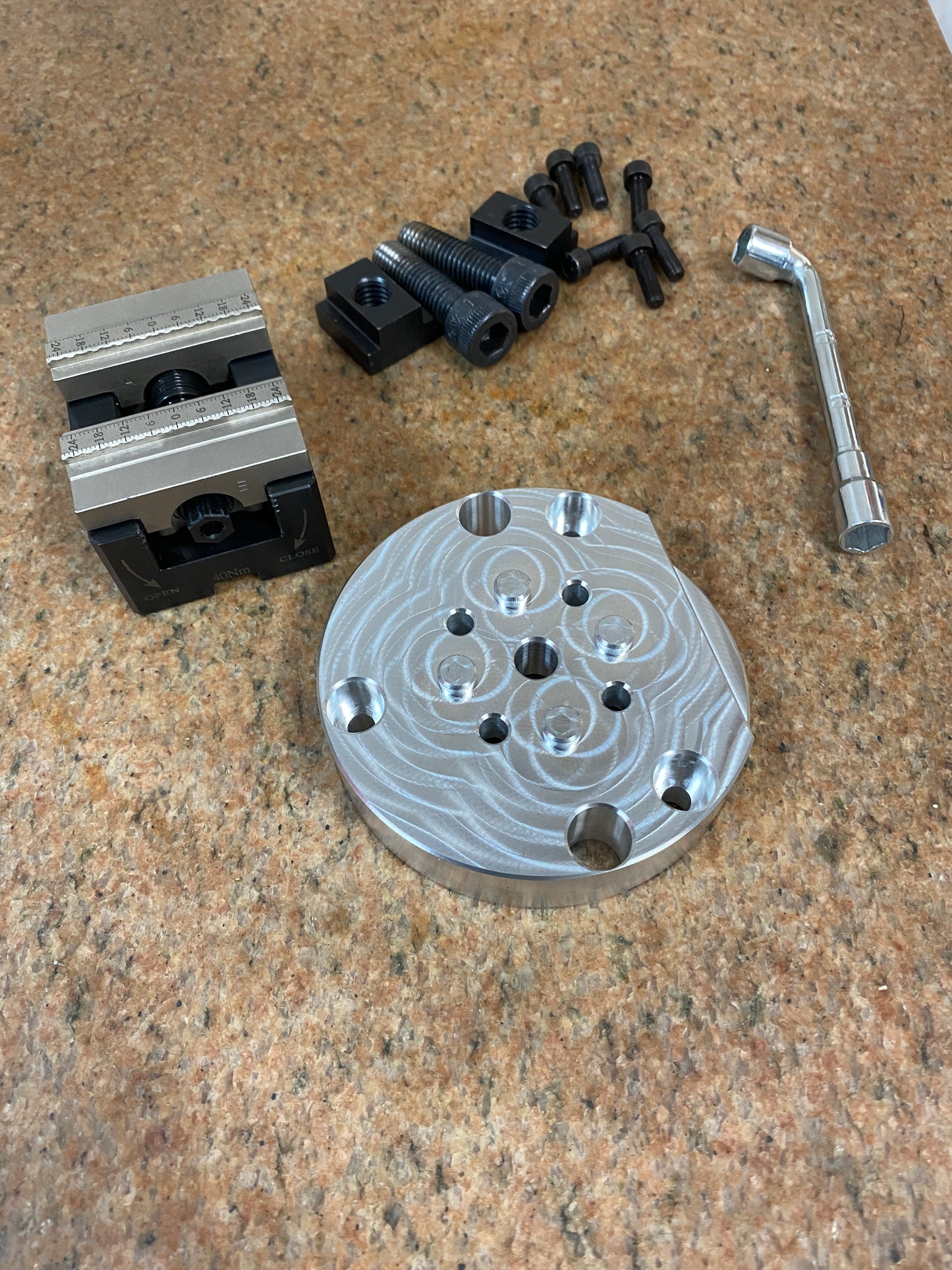 TORMACH microARC 4th axis ADAPTER & 3R CNC Self-centering Vise 8-55mm & HARDWARE